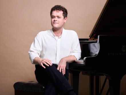 Benjamin Grosvenor piano